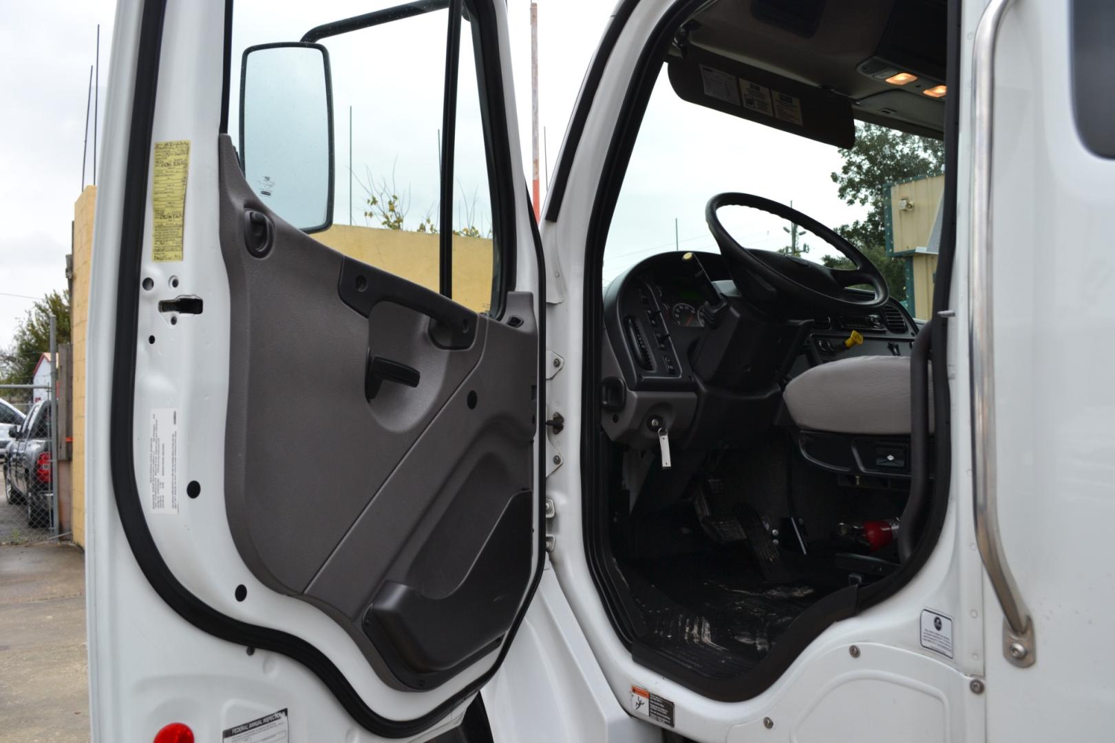 2020 WHITE /BLACK FREIGHTLINER M2-106 with an CUMMINS B6.7L 260HP engine, ALLISON 2100HS AUTOMATIC transmission, located at 9172 North Fwy, Houston, TX, 77037, (713) 910-6868, 29.887470, -95.411903 - 32" EXTENDED CAB SLEEPER, 26FT BOX, 13FT CLEARANCE, HEIGHT 103" X WIDTH 102", WALTCO 3,000LB ALUMINUM LIFT GATE, 26,000LB GVWR NON CDL, E-TRACKS, DUAL 50 GALLON FUEL TANKS , POWER WINDOWS, LOCKS, & MIRRORS, CRUISE CONTROL, HEATED MIRRORS, - Photo#16